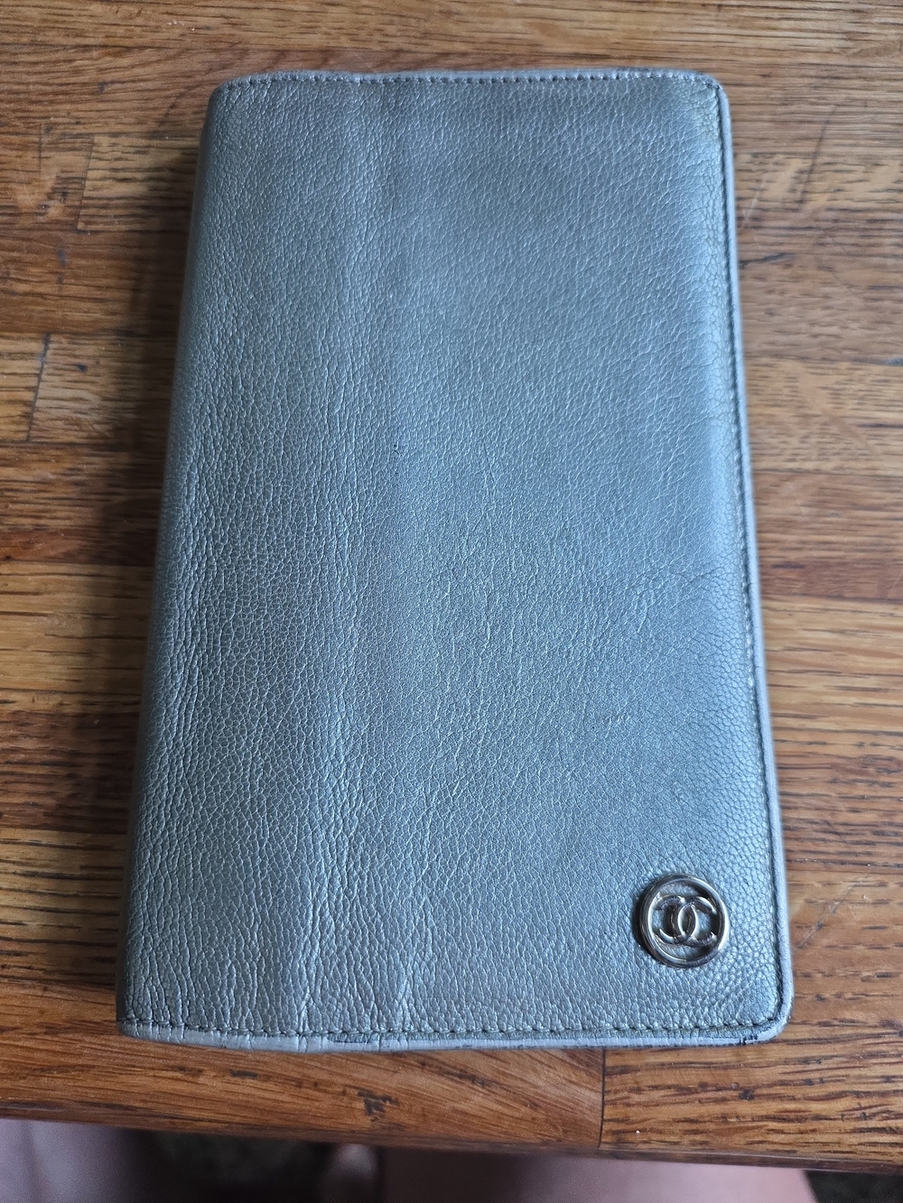 Chanel Coco Button Women's Leather Long Wallet (bi-fold) Silver BF579163 EUC